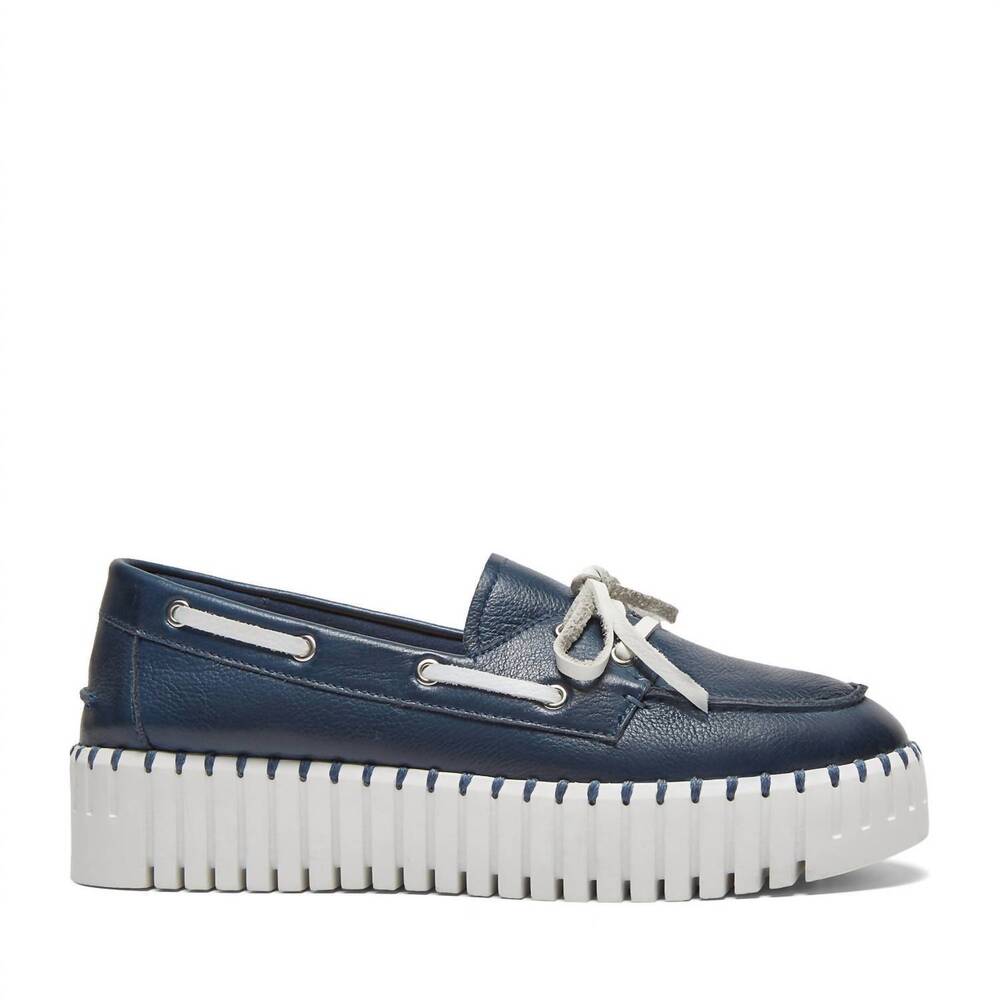NEW SILENT D women's boat sneaker in navy